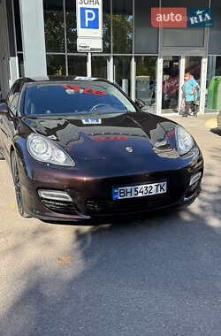 Фастбек Porsche Panamera 2011 в Одесі