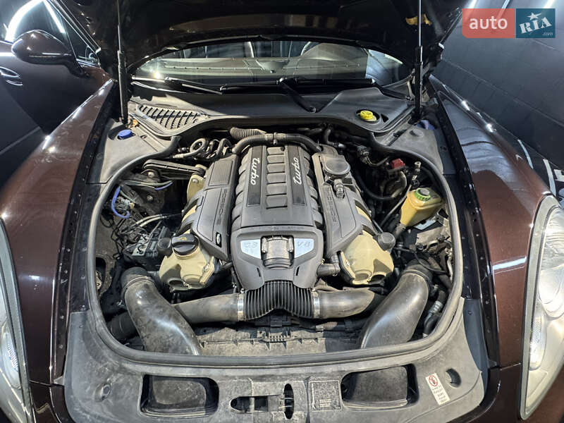 Фастбэк Porsche Panamera 2011 в Одессе