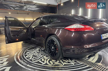 Фастбек Porsche Panamera 2011 в Одесі