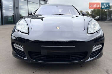 Фастбек Porsche Panamera 2011 в Черкасах