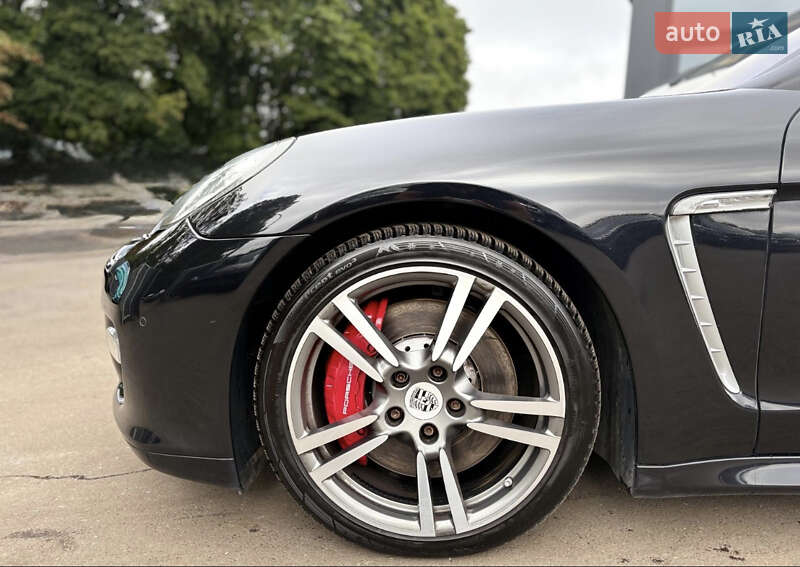 Фастбэк Porsche Panamera 2011 в Черкассах
