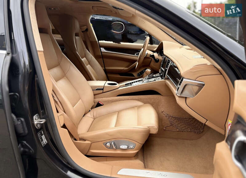 Фастбэк Porsche Panamera 2011 в Черкассах