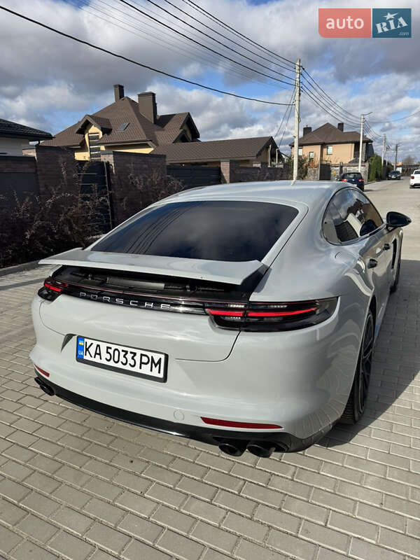 Фастбек Porsche Panamera 2017 в Києві