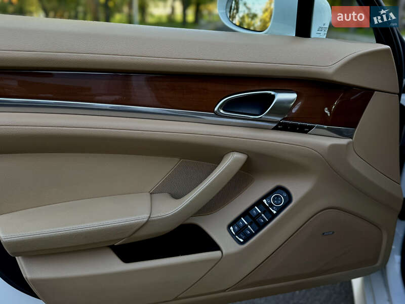 Фастбек Porsche Panamera 2012 в Одесі фото 20 Фастбек Porsche Panamera 2012 в Одесі