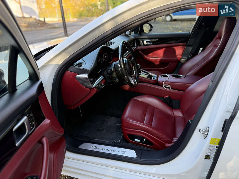 Універсал Porsche Panamera 2018 в Києві фото 18 Універсал Porsche Panamera 2018 в Києві