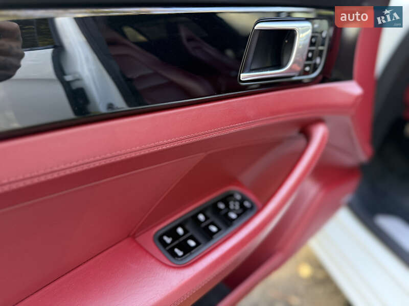 Універсал Porsche Panamera 2018 в Києві фото 23 Універсал Porsche Panamera 2018 в Києві