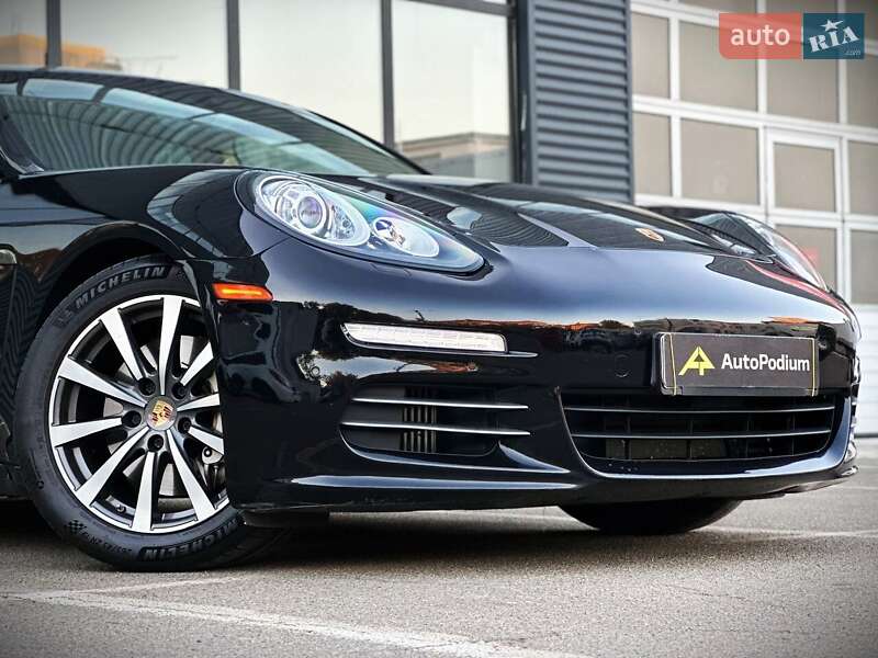 Фастбек Porsche Panamera 2015 в Києві фото 10 Фастбек Porsche Panamera 2015 в Києві