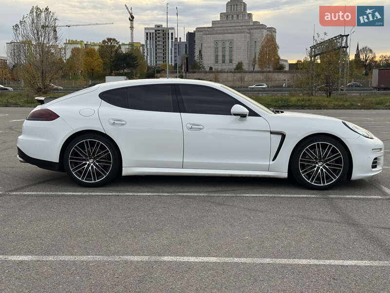 Фастбэк Porsche Panamera 2013 в Киеве