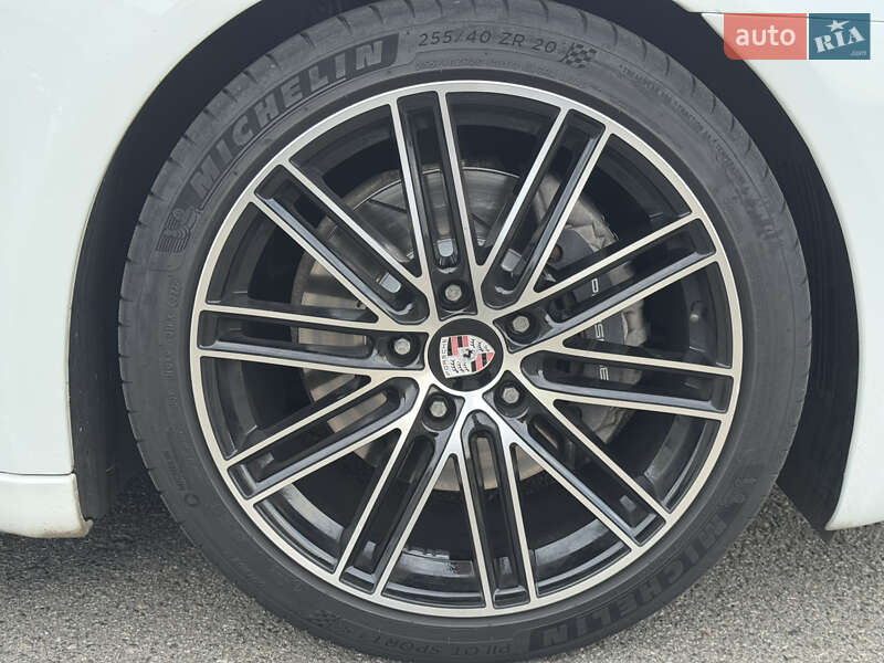 Фастбэк Porsche Panamera 2013 в Киеве