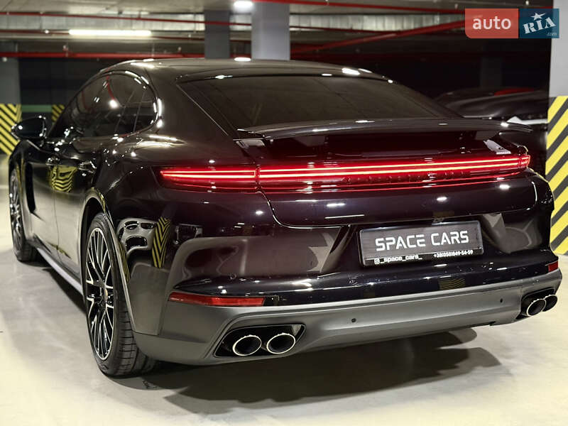 Фастбэк Porsche Panamera 2024 в Киеве