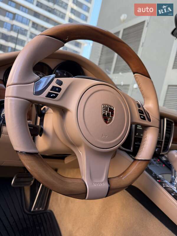 Фастбэк Porsche Panamera 2013 в Киеве