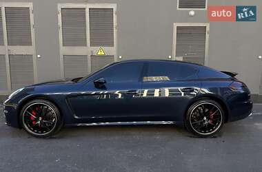 Фастбэк Porsche Panamera 2013 в Киеве