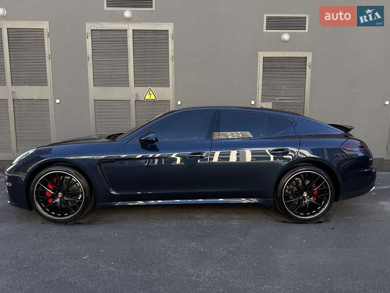 Фастбэк Porsche Panamera 2013 в Киеве