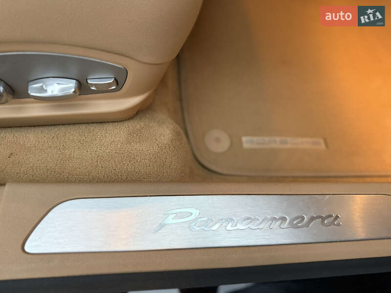 Фастбэк Porsche Panamera 2014 в Киеве