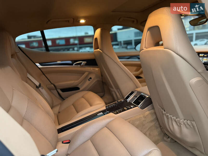 Фастбэк Porsche Panamera 2014 в Киеве