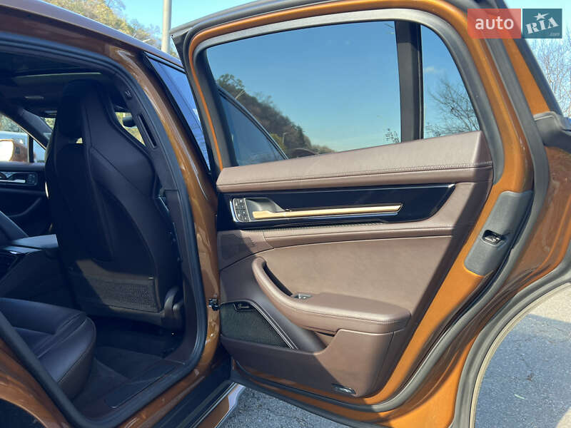 Фастбек Porsche Panamera 2024 в Києві