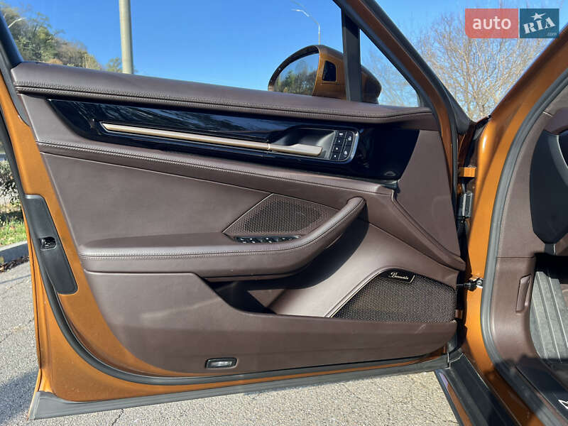 Фастбек Porsche Panamera 2024 в Києві