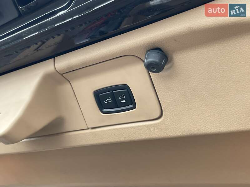 Фастбэк Porsche Panamera 2012 в Киеве