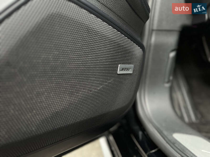 Фастбэк Porsche Panamera 2019 в Киеве фото 33 Фастбэк Porsche Panamera 2019 в Киеве