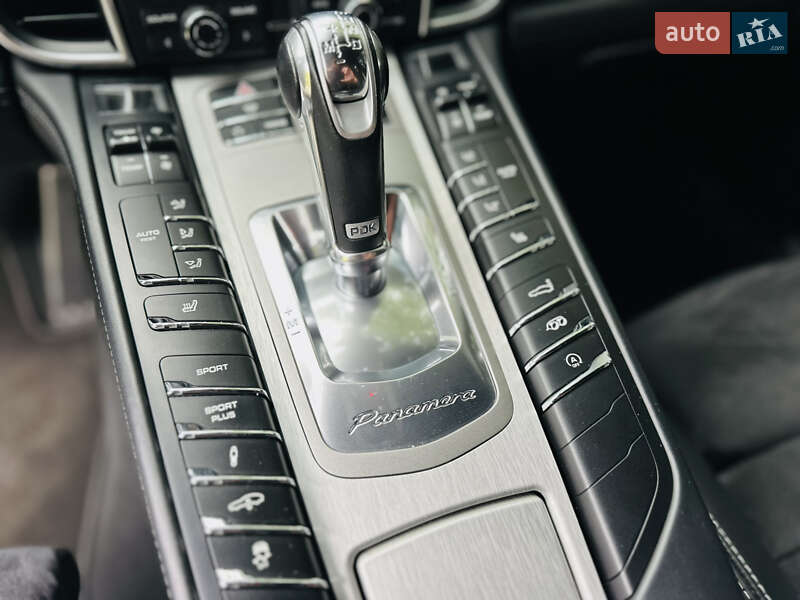 Фастбек Porsche Panamera 2012 в Києві фото 27 Фастбек Porsche Panamera 2012 в Києві
