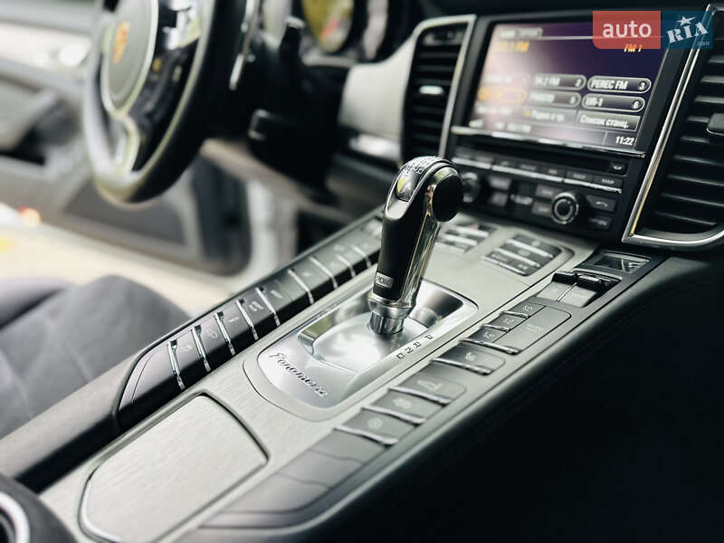 Фастбек Porsche Panamera 2012 в Києві фото 46 Фастбек Porsche Panamera 2012 в Києві
