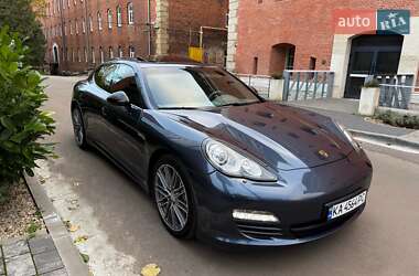 Фастбэк Porsche Panamera 2010 в Львове