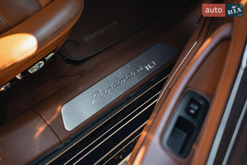 Фастбэк Porsche Panamera 2020 в Киеве