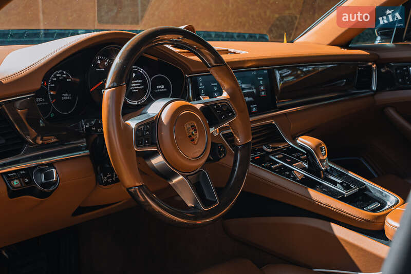 Фастбэк Porsche Panamera 2020 в Киеве