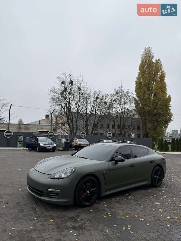 Фастбек Porsche Panamera 2011 в Харкові