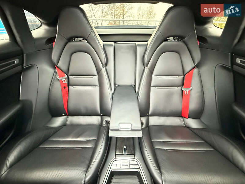 Фастбек Porsche Panamera 2016 в Києві фото 8 Фастбек Porsche Panamera 2016 в Києві