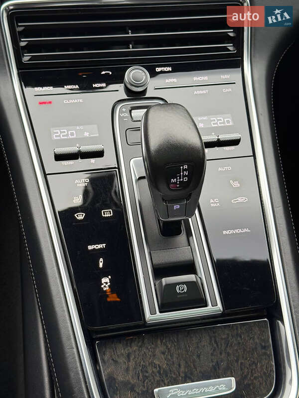 Фастбек Porsche Panamera 2016 в Києві фото 10 Фастбек Porsche Panamera 2016 в Києві