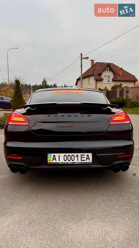 Фастбэк Porsche Panamera 2015 в Киеве