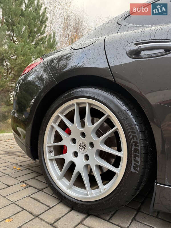 Фастбек Porsche Panamera 2009 в Києві