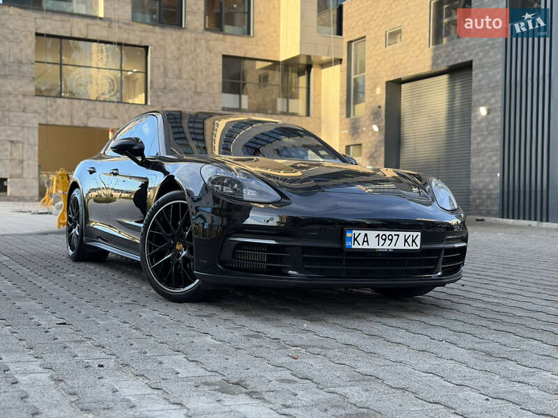 Фастбэк Porsche Panamera 2018 в Киеве фото 14 Фастбэк Porsche Panamera 2018 в Киеве