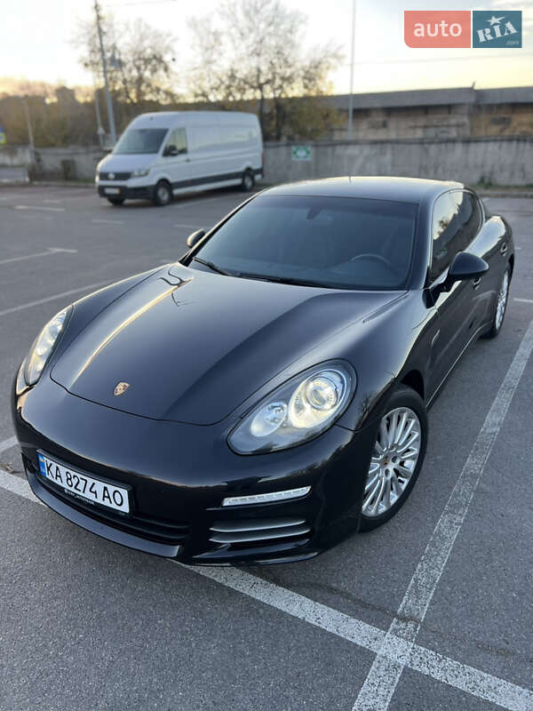 Фастбек Porsche Panamera 2013 в Києві фото 3 Фастбек Porsche Panamera 2013 в Києві