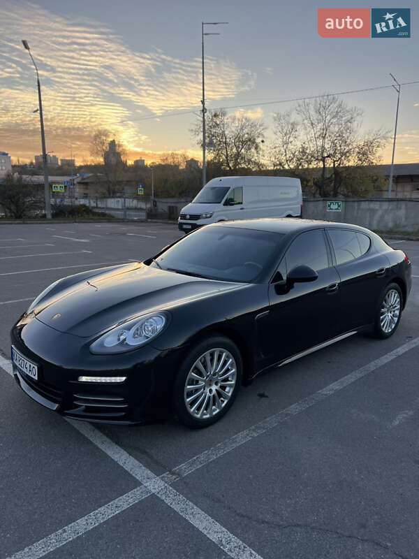 Фастбек Porsche Panamera 2013 в Києві фото 8 Фастбек Porsche Panamera 2013 в Києві