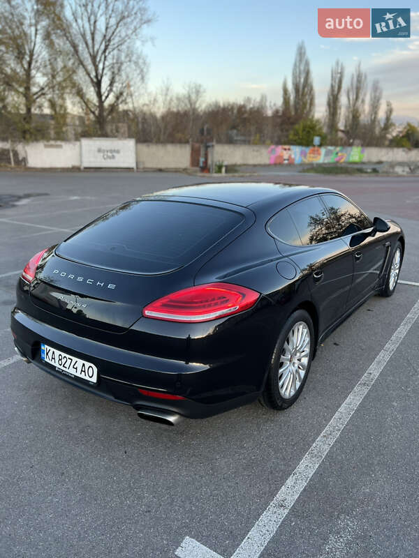 Фастбек Porsche Panamera 2013 в Києві фото 11 Фастбек Porsche Panamera 2013 в Києві