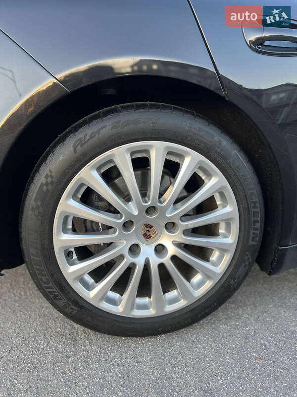 Фастбек Porsche Panamera 2013 в Києві фото 44 Фастбек Porsche Panamera 2013 в Києві