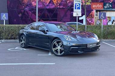 Фастбек Porsche Panamera 2018 в Києві