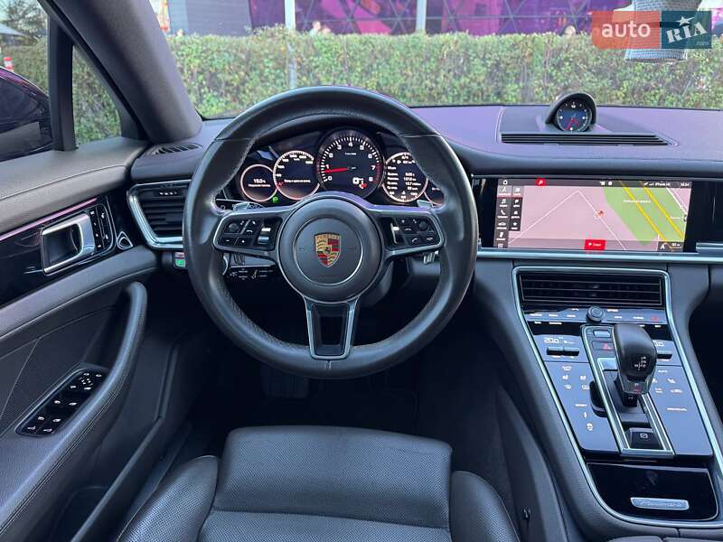 Фастбэк Porsche Panamera 2018 в Киеве фото 26 Фастбэк Porsche Panamera 2018 в Киеве