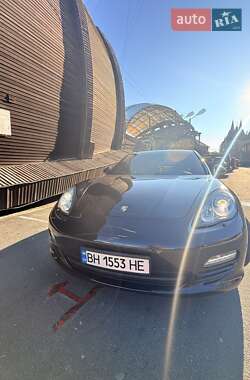 Фастбэк Porsche Panamera 2010 в Одессе