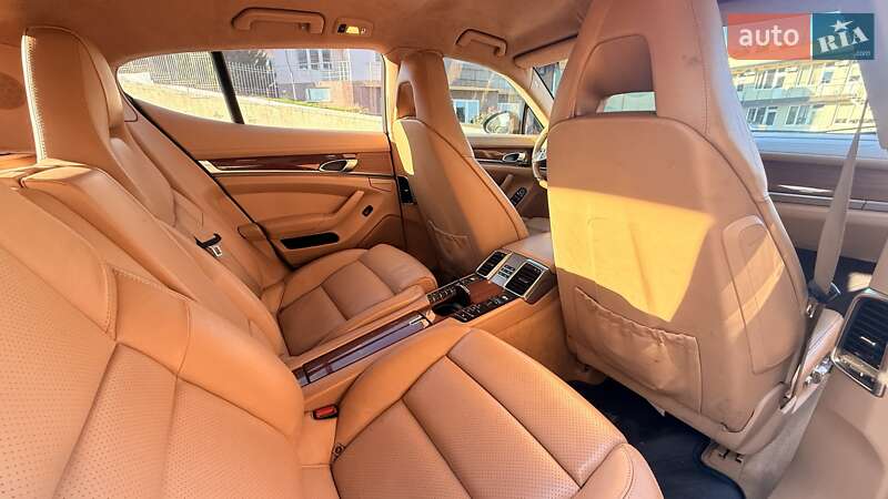 Фастбек Porsche Panamera 2010 в Одесі фото 12 Фастбек Porsche Panamera 2010 в Одесі