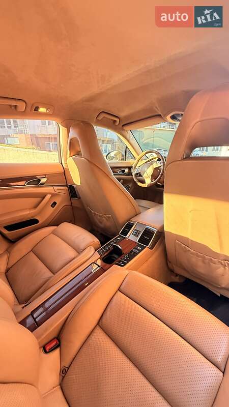 Фастбек Porsche Panamera 2010 в Одесі фото 15 Фастбек Porsche Panamera 2010 в Одесі