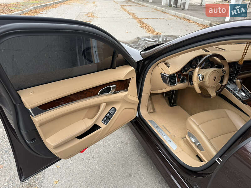 Фастбэк Porsche Panamera 2012 в Черкассах фото 17 Фастбэк Porsche Panamera 2012 в Черкассах
