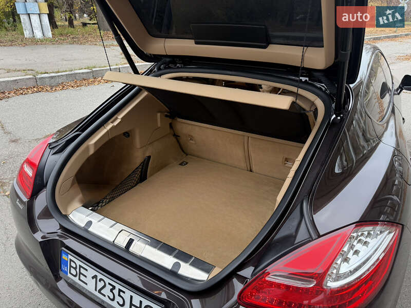 Фастбэк Porsche Panamera 2012 в Черкассах фото 39 Фастбэк Porsche Panamera 2012 в Черкассах