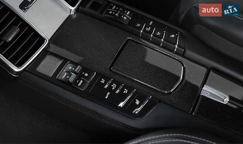 Фастбек Porsche Panamera 2013 в Києві фото 12 Фастбек Porsche Panamera 2013 в Києві