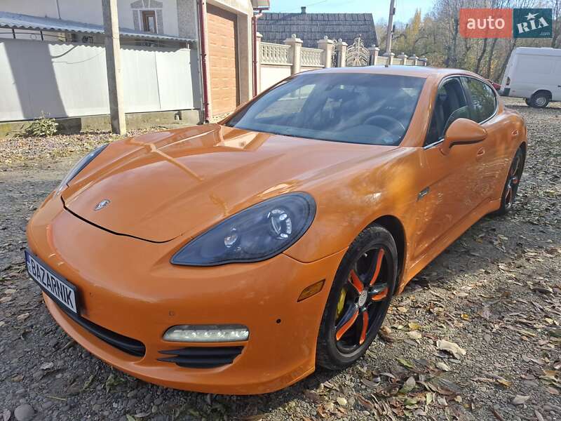 Фастбэк Porsche Panamera 2010 в Черновцах