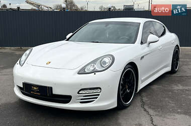 Фастбэк Porsche Panamera 2011 в Одессе