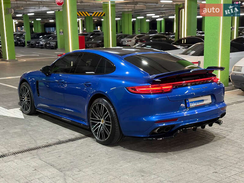 Фастбэк Porsche Panamera 2017 в Киеве