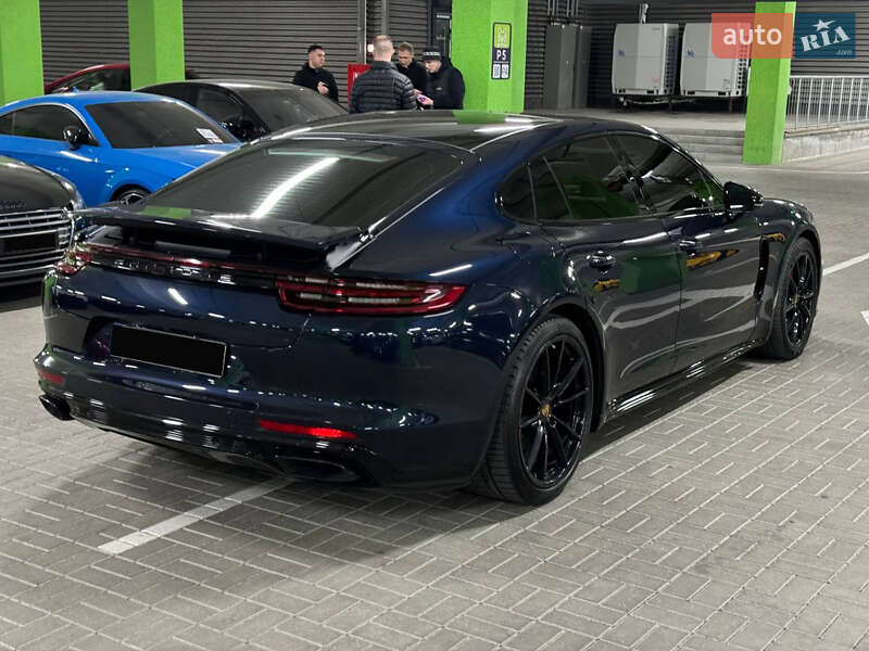 Фастбек Porsche Panamera 2018 в Хмельницькому